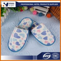 2017 Promotional OEM Anti-slip Dots Sole Soft Bedroom Slippers