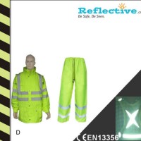 China Supplier Factory of Reflective Safety Raincoat for Rain