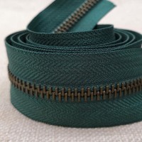 Metal Brass Zipper with High Quality for Jeans