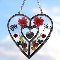 Hanging Heart-Shaped Pendant with Real Flower Pressed Glass for Mother's Day