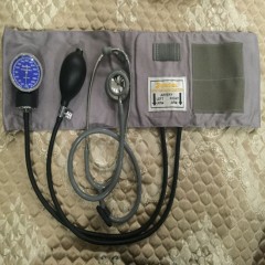 Aneroid Sphygmomanometer with Dual Head Stethoscope图1