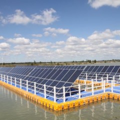 Photovoltaic Power Generation Base Made of Pontoon图1