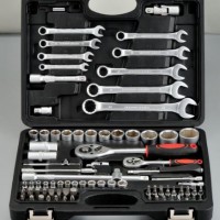 82PCS 1/2" & 1/4" Socket & Spanner Auto Repair Tools /Hand Tools