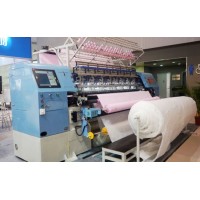 Yuxing 800rmp Lock Stitch Quilting Machine for Comforter Quilts Duvets