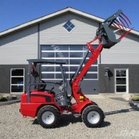 Giant Compact Farm Tractor  Giant Mini Loader with Kubota Euro5 EPA4 Engine  H908K Zl08 Mini Loader