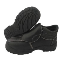 Safety Boot with Steel Toe and Protecting Cover for Workers Harvesting Sugar Cane