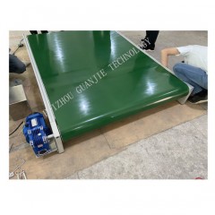 Large Load Capacity High-End Green PVC Conveyor Belt with Customized Guide Strip图1