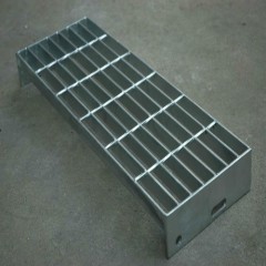 Different Types of Galvanized Gratings for Stair Treads图1