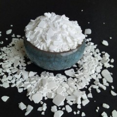 High Quality 99% Pure Calcium Chloride with Flake图1