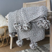 2020 New Acrylic Crocheted Fringed Thick Throw Winter Warming Blanket